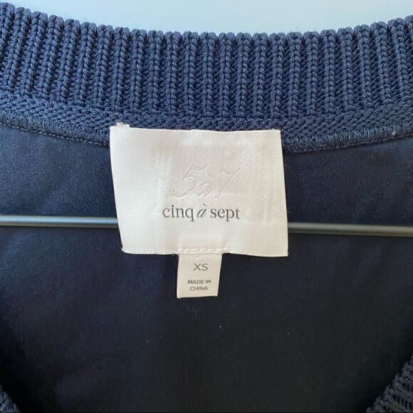 Cinq à Sept 100% Silk Sleeveless V Neck Top Dark Navy Blue Tank Shirt XS - Picture 2 of 15